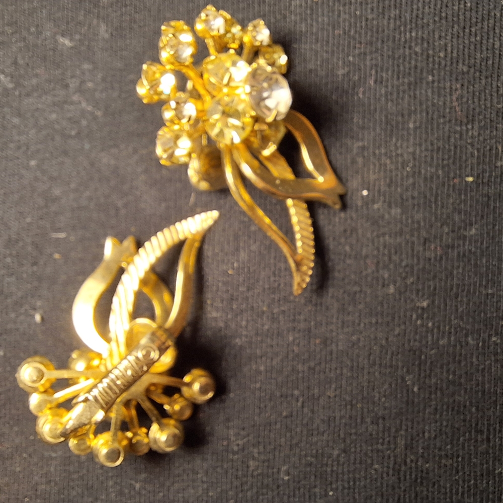 Elegant Gold Floral Clip-On Earrings